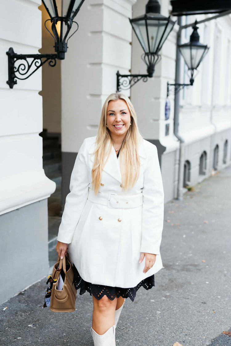 Madelene Kåpe - Cremé